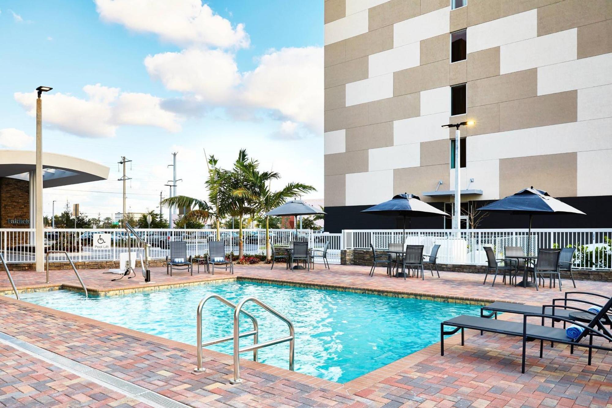 Fairfield Inn & Suites By Marriott Miami Airport West/Doral Kültér fotó
